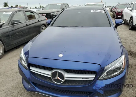 2017 Mercedes-Benz C 300 4Matic z USA, uszkodzony, nr VIN WDDWJ4KB0HF361644